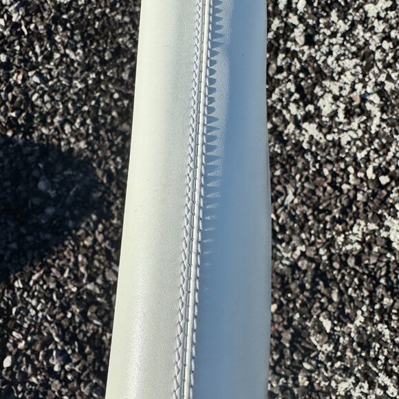 Dooney & Bourke Made in Italy White Leather Shoulder Bag - Picture 6 of 17